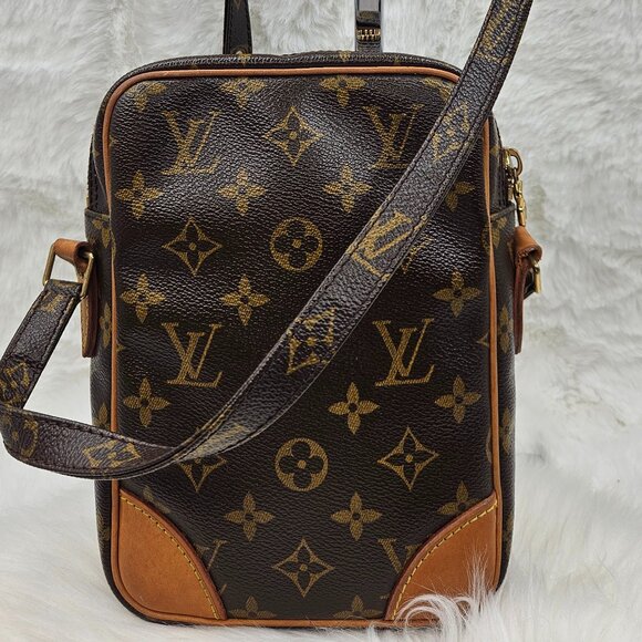 Louis Vuitton Monogram Danube - Picture 6 of 17